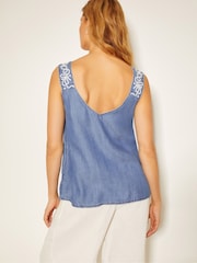 Blusa de cambraia bordada Monsoon Isolde - Imagem 2 de 3