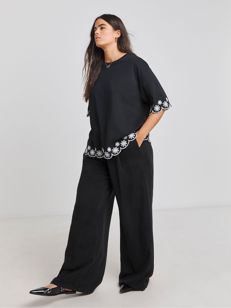 Simply Be Black Cut Work T-Shirt - Image 4 of 4