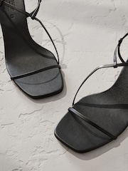 Negro - Tacones de tiras de cuero minimalistas Signature Premium - Imagen 9 de 10