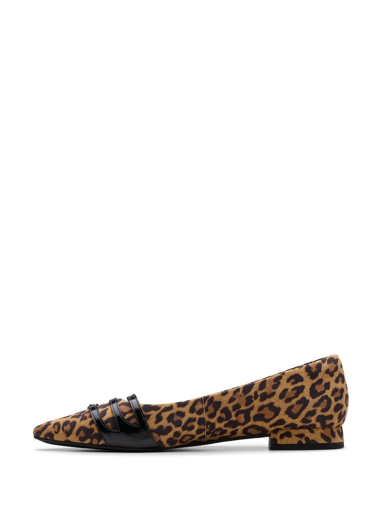 Clarks Animal Standard Fit (D) Sensa15 Strap Shoes - Image 2 of 6 Clarks Animal Standard Fit (D) Sensa15 Strap Shoes - Image 2 of 6