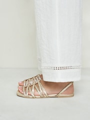 Goldfarbenes Leder - Forever Comfort® Soft Woven Strappy Sandals - Bild 2 von 9