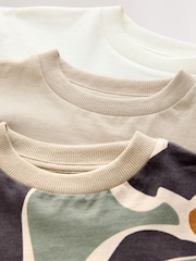 White/Stone/Camo - Relaxed Fit Graphic Print Short Sleeve T-Shirts 3 Pack (3-16yrs) - Imagen 6 de 7