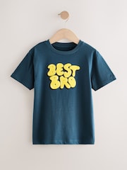 Azul Best Bro - Camiseta de corte estándar y manga corta con diseño gráfico (3-16 años) - Imagen 1 de 4