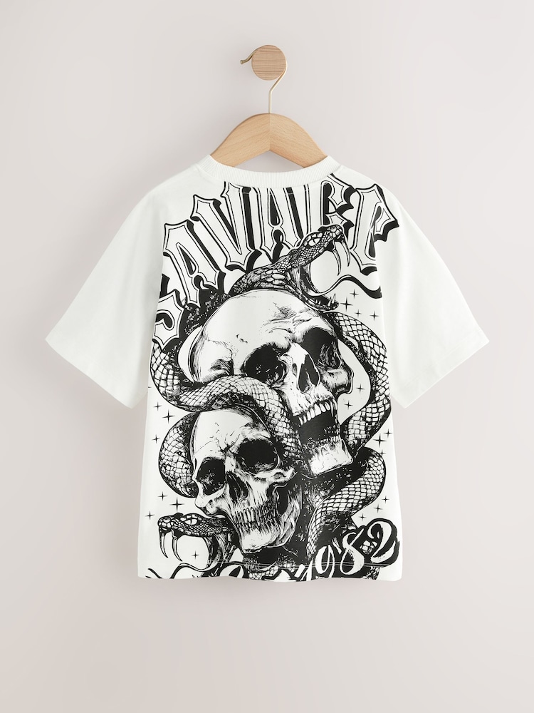 White Savage Back Print - تيشرت تلبيس مريح بكُم قصير مزين بطبعة جرافيك (3-16 سنة) - صورة 2 من 4