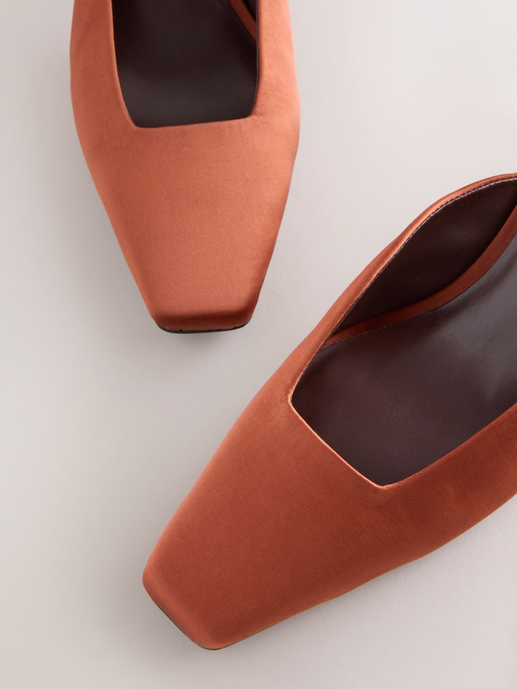 Rust Brown Forever Comfort® Chisel Closed Toe Mules - Image 5 of 5