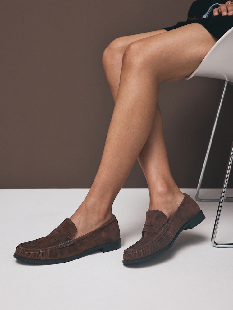 شمواه لون بني داكن - Forever Comfort® Premium Leather With Motionflex Ruched Loafers - صورة 2 من 12 شمواه لون بني داكن - Forever Comfort® Premium Leather With Motionflex Ruched Loafers - صورة 2 من 12