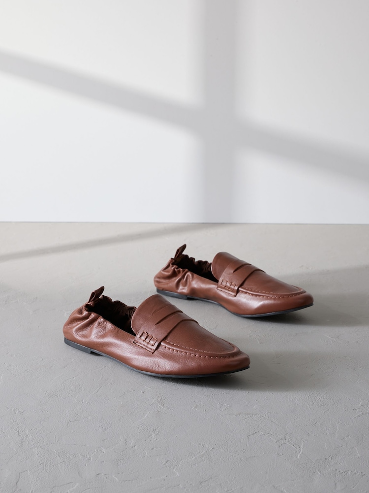 Tan Brown Signature Premium Leather Ruched Back Round Toe Loafers - Image 2 of 7