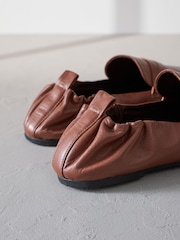 Tan Brown Signature Premium Leather Ruched Back Round Toe Loafers - Image 4 of 7