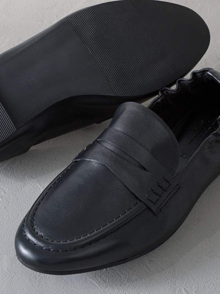 Black Signature Premium Leather Ruched Back Round Toe Loafers - Image 7 of 7