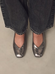 Pewter - Sapatilhas de couro Forever Comfort® com bico quadrado - Imagem 6 de 9