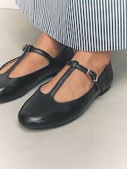 Negro - Forever Comfort® Leather T-Bar Mary Jane Shoes - Imagen 6 de 13