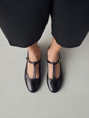 Rojo burdeos - Forever Comfort® Leather T-Bar Mary Jane Shoes - Imagen 8 de 11