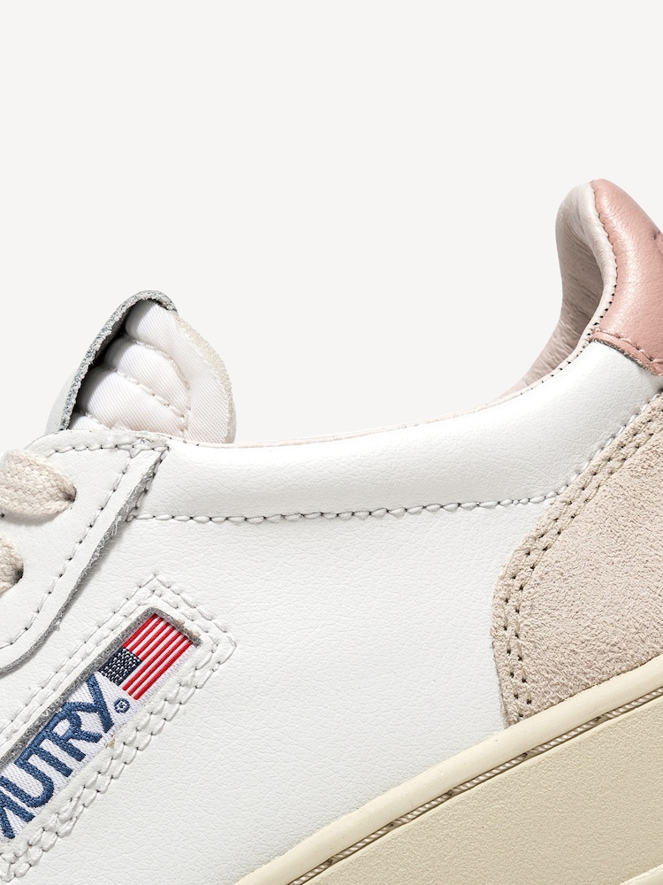 AUTRY Light Pink Womens Medalist Low Trainers - Image 6 of 6