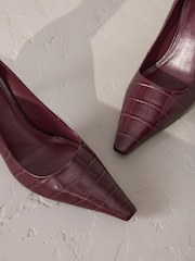 Burgundy Red Signature Premium Leather Croc Embossed Pointed Toe Court Heels - Image 5 of 6