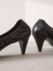 Black Signature Premium Scrunched Pointed Court Heels - Image 4 of 5