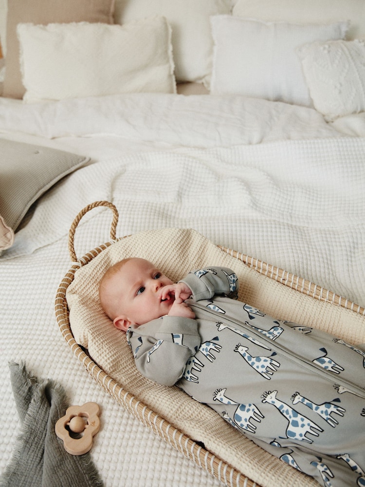 Green 2.5 TOG Removable Sleeve Sleep Bag - Image 2 of 13