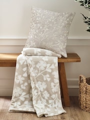Catherine Lansfield Natural Brooke Floral Cosy Fleece Large Throw - Image 2 of 3