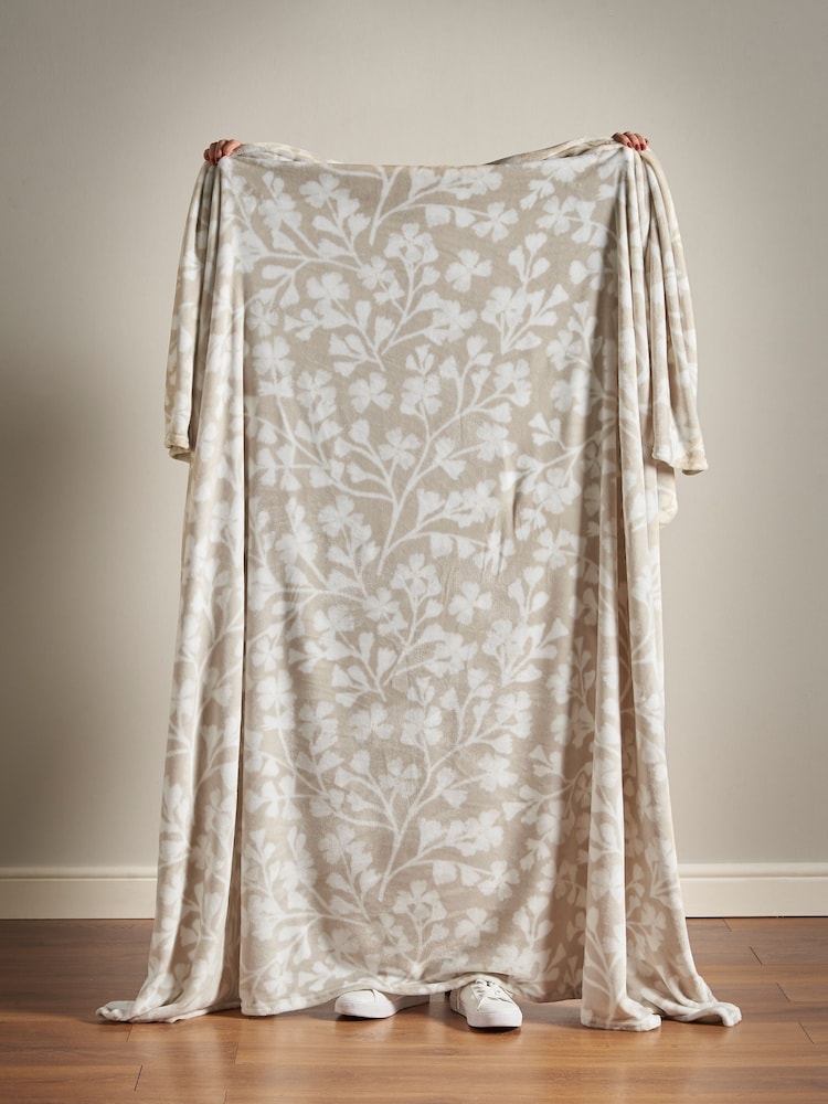Catherine Lansfield Natural Brooke Floral Cosy Fleece Large Throw - Image 3 of 3