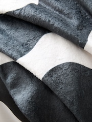 Sassy B Oversized Waves Reversible Throw - Imagen 3 de 4