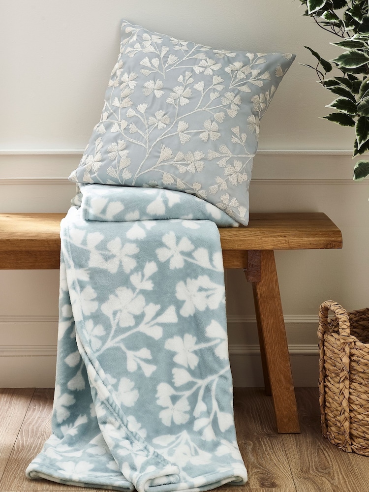 Catherine Lansfield Duck Egg Brooke Floral Cosy Fleece Large Throw - Image 2 of 3