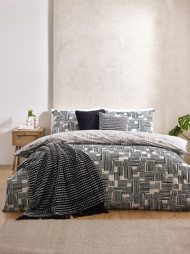 Catherine Lansfield Blocks Geo Reversible Duvet Cover Set - Изображение 1 из 4