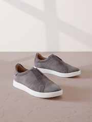 Cinza - Tênis slip-on sem cadarço Signature Premium em couro - Imagem 2 de 6