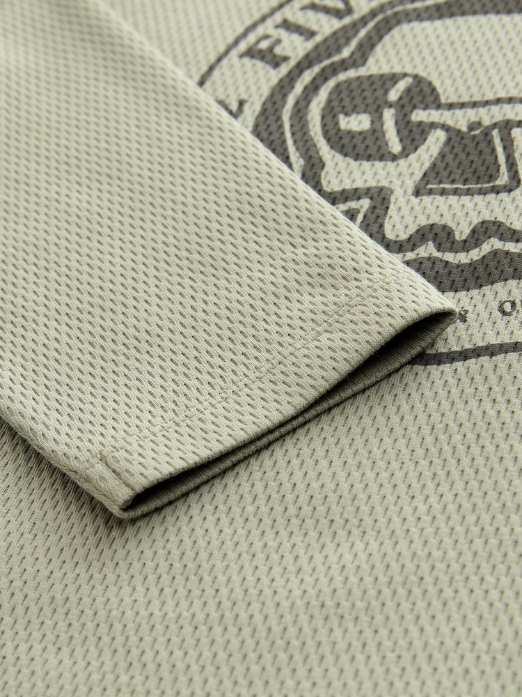 رمادي تزلج - Graphic Long Sleeve Textured T-Shirt (3-16yrs) - صورة 4 من 4