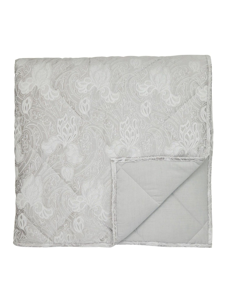 Sanderson Silver Ashbee Quilted Bedspread - Image 2 of 3