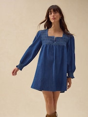 Azul médio - Vestido mini leve Smock Denim 100% cotton - Imagem 1 de 3