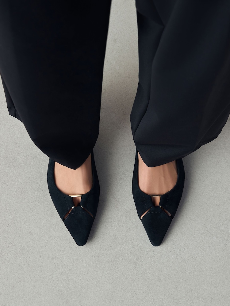 أسود - Forever Comfort® Leather Cutout Hardware Detail Slingback Heels - صورة 2 من 15 أسود - Forever Comfort® Leather Cutout Hardware Detail Slingback Heels - صورة 2 من 15