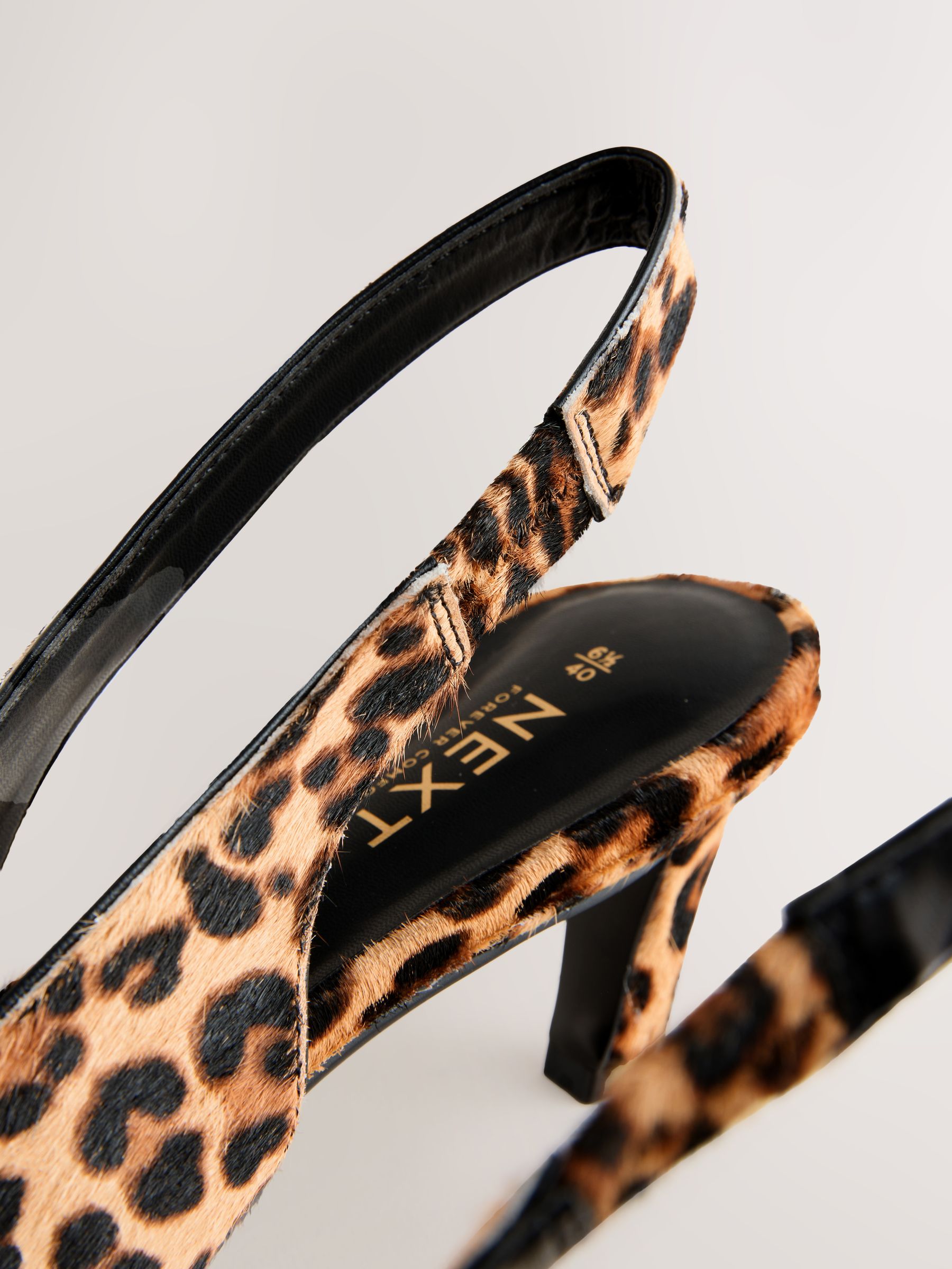 Cumpără Leopard - Pantofi din piele cu toc cu baretă pe gleznă și