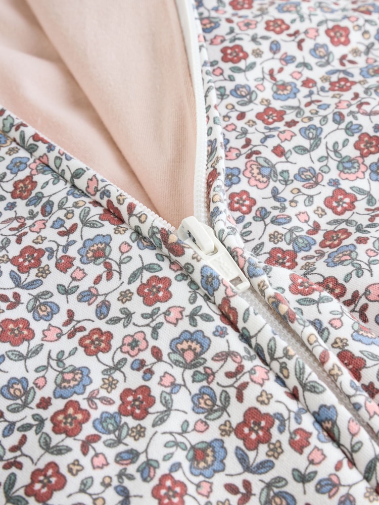 Ecru blomstret - 2.5 TOG Vatteret Baby sparkedragt - Billede 8 af 8 Ecru blomstret - 2.5 TOG Vatteret Baby sparkedragt - Billede 8 af 8