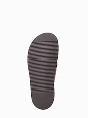Marrón - Base London Web Slip-On Brown Sandals - Imagen 5 de 6