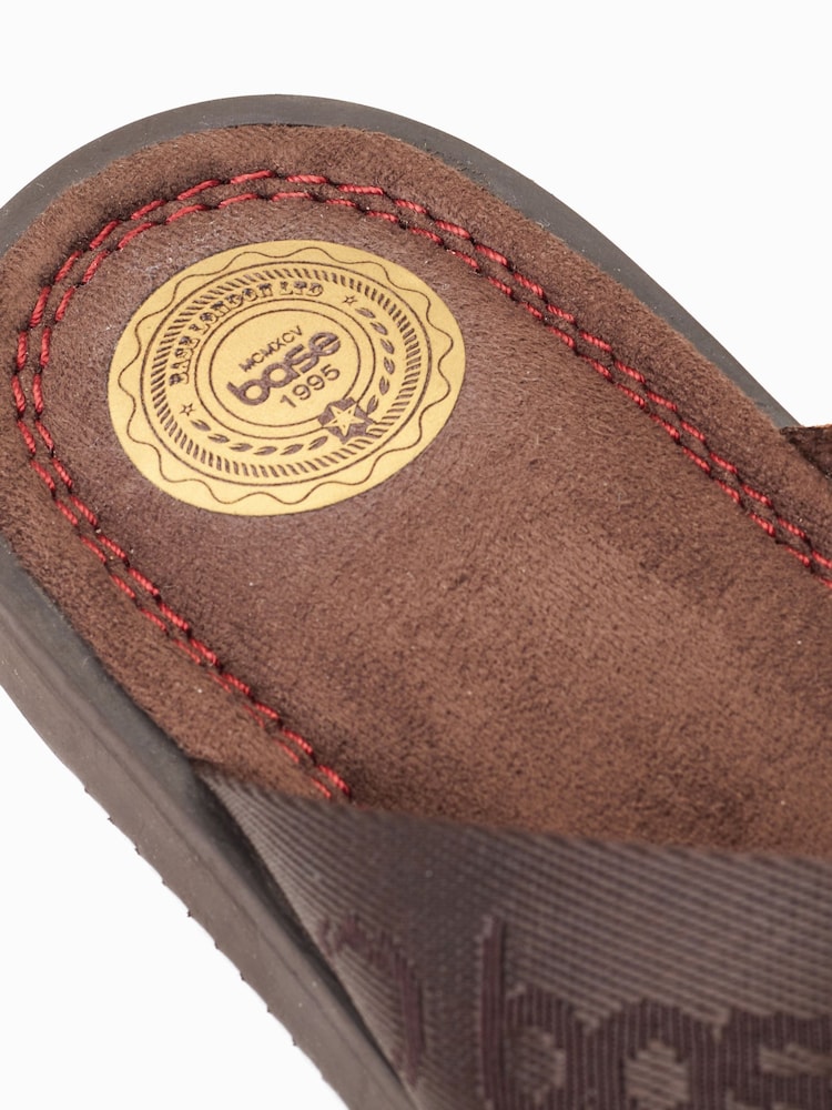 Marrón - Base London Web Slip-On Brown Sandals - Imagen 6 de 6