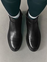 Preto - Botas Chelsea com fivela - Imagem 6 de 10