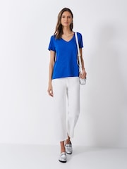 Crew Clothing Company Slub V-Neck 100% Cotton T-Shirt - صورة 3 من 5