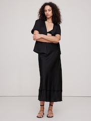 Negro - Falda a media pierna de satén de Banana Republic - Imagen 1 de 1