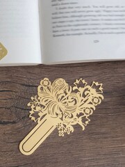 William Morris Gold Golden Lily Listpad and Laser Cut Metal Bookmark - Image 3 of 6