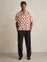 Reiss Off White/Rust Makarb Abstract Floral Print Cuban Shirt - Image 3 of 6