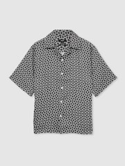 Reiss Black/White Barella Geometric Wave Print Cuban Shirt - Image 2 of 6