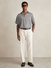 Reiss Black/White Barella Geometric Wave Print Cuban Shirt - Image 3 of 6