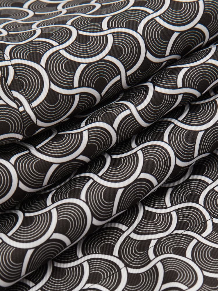 Reiss Black/White Barella Geometric Wave Print Cuban Shirt - Image 6 of 6