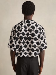 Reiss Black Multi Makarb Abstract Floral Print Cuban Shirt - Image 4 of 5