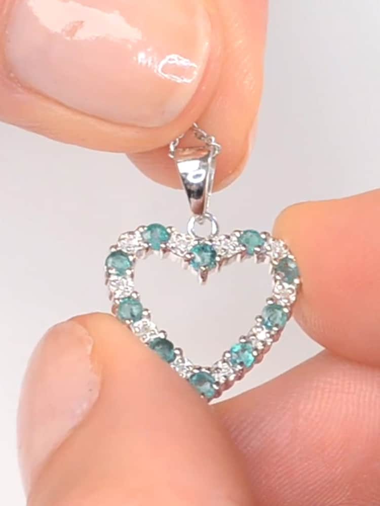 The Diamond Store Emerald 0.54CT And Diamond 9K White Gold Heart Pendant Necklace - Image 4 of 4