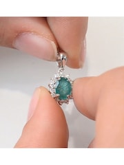 The Diamond Store Green Emerald Pendant Necklace and Lab Diamonds in 925 Silver 7 x 5mm Centre - Image 4 of 5