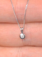 The Diamond Store 9K White Gold 0.05ct Diamond Solitaire Pendant Necklace - Image 4 of 5