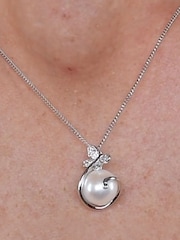 The Diamond Store 9K White Gold Button Pearl and Diamond Stellato Pendant Necklace - Image 4 of 6