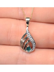 The Diamond Store 9K Yellow Gold Green Emerald 4 x 3mm And Diamond Pendant Necklace - Image 4 of 6