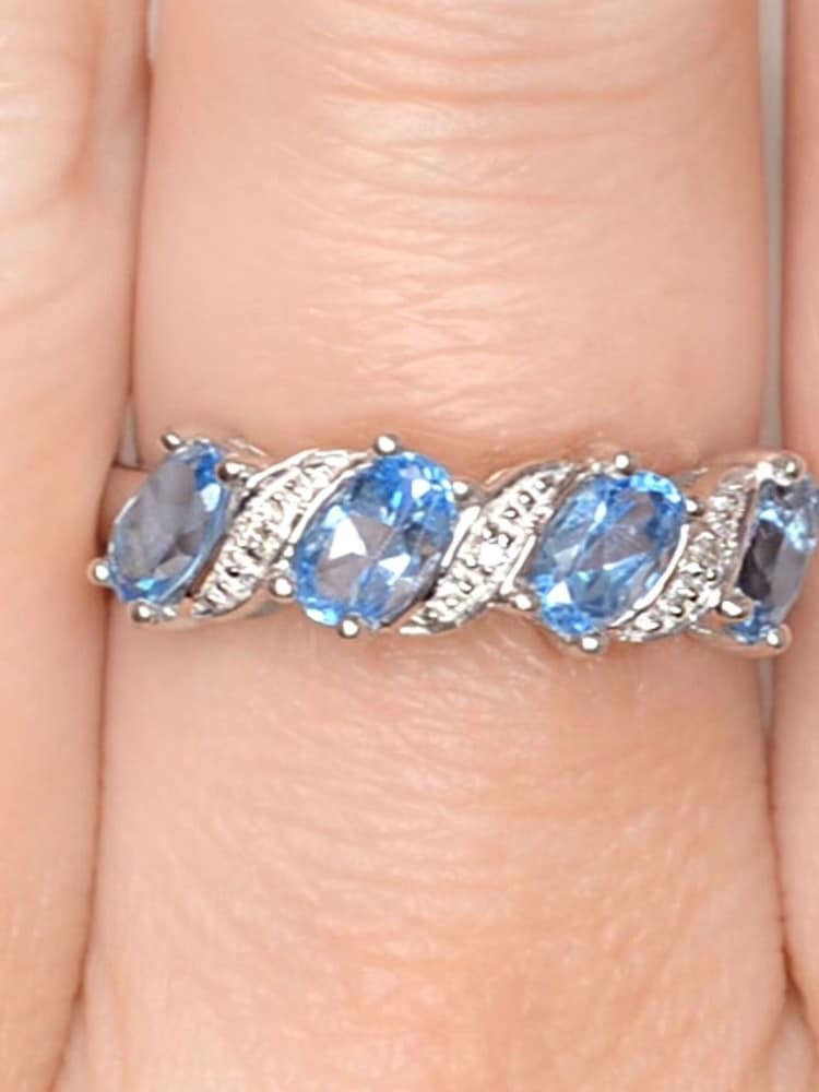 The Diamond Store 9K White Gold 0.98ct Topaz and Diamond Ring - Image 6 of 6