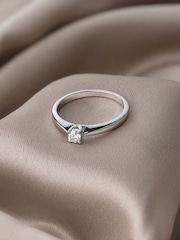 The Diamond Store 9K White Gold Tapered Design 0.15ct H/Si Lab Diamond Engagement Ring - Image 6 of 6